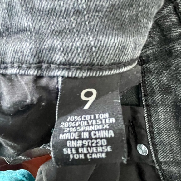 Almost Famous Distressed Overalls - Picture 13 of 13